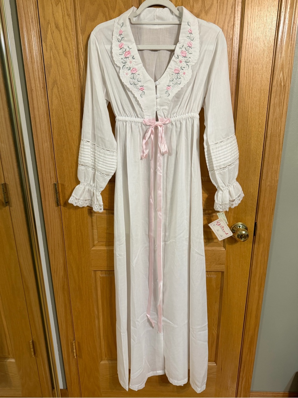 NWT amazing vintage Gilead prairie style lace and embroidery night dress
